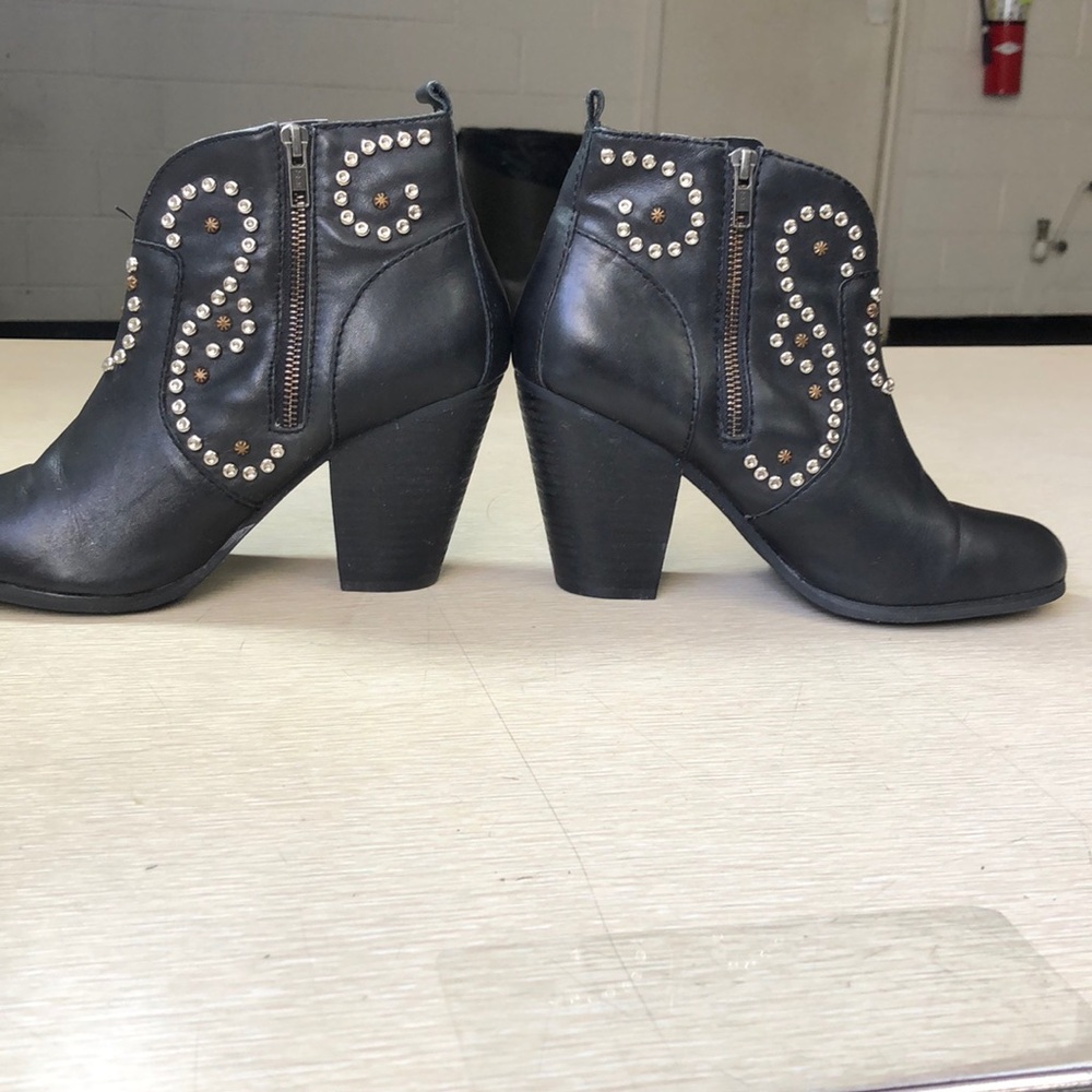 Steve Madden Black Leather studded Bootie Awsum
